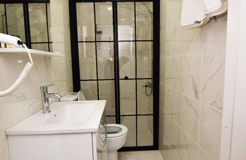 Sancaktepe Hotel | DMR GRAND FAMILY HOTEL SANCAKTEPE