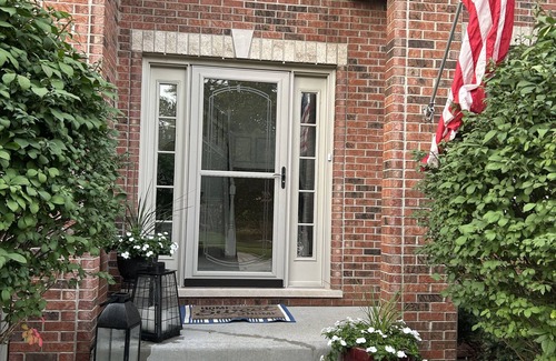 Fox Valley House | DNC Luxury corporate home. 30 from Chicago. Close by to highway or train.