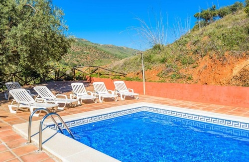 Riogordo Villa | Doña Vela Riogordo by Ruralidays