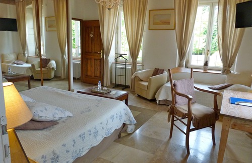 Les Avenieres House | Domaine Du Manoir