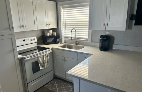 Cocoa Beach Condo | DO YOU LOVE THE BEACH! WE HAVE A PLACE FOR YOU.!