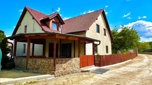Golcuv Jenikov House | Dobčický dům