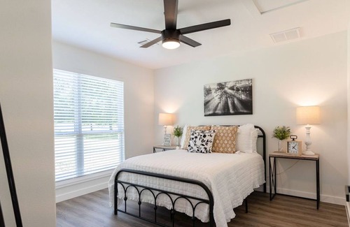 Montgomery Other | Dobbin Farmhouse Retreat - Minutes away from The Farmhouse, Olde Dobbin Station