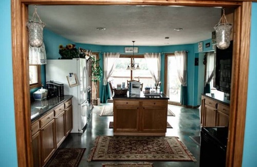Deerfield House | Doc's Lake House Lakefront