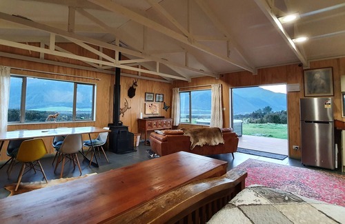 Maruia Cottage | DOC tracks by day, Massage Spa by night.