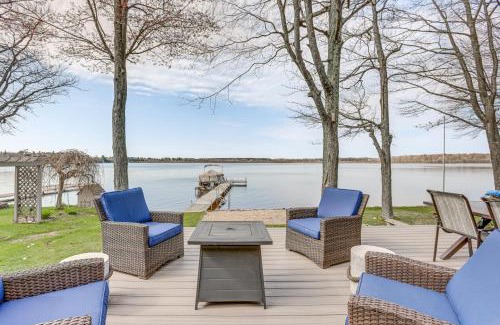 Cadillac House | Dock and Views Lake Mitchell Home in Cadillac!