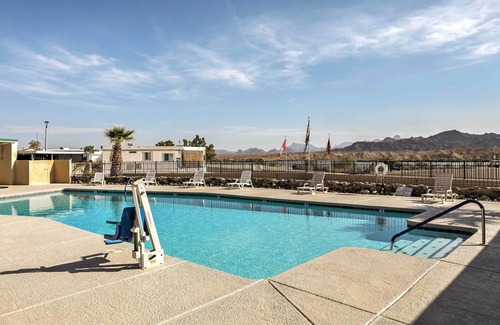 Lake Havasu City Cottage | Dock & Beach Access: Cozy Lake Havasu City Home!