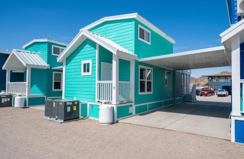 Parker Strip House | Dock Holiday, River Views at Roadrunner Resort
