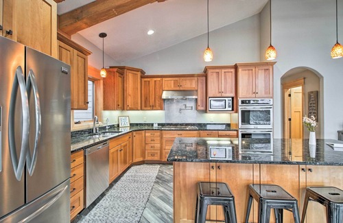 Alexandria House | Dock, Hot Tub & Game Room: Luxe Lake Latoka Home