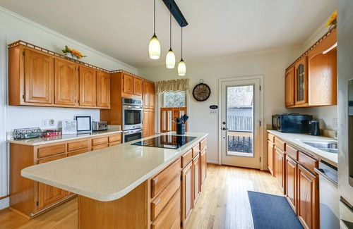 Roanoke Rapids House | Dock & Kayaks: Lakefront Roanoke Rapids Home