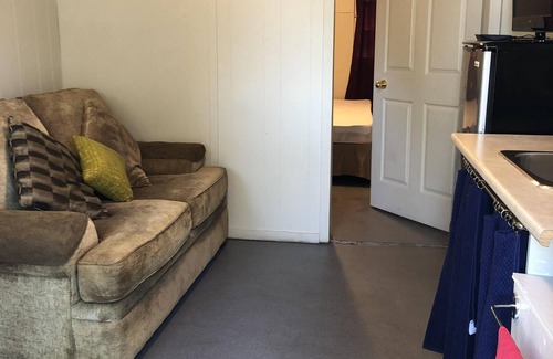 Wasaga Beach Cottage | Dock Life Cottage 3 - Riverside, 1 Bedroom, Wasaga