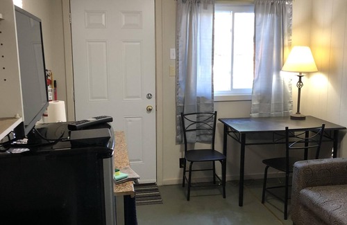 Wasaga Beach Cottage | Dock Life Cottage 8 - Riverside, 1 Bedroom, Wasaga