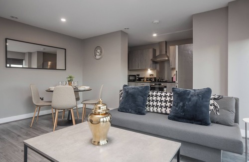 The Docks Apartment | Dockside Escape | By M&S Arena & Royal Albert Dock
