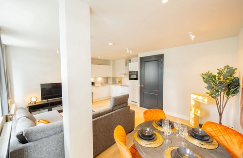 Stadsdriehoek Apartment | Dockside Living 2BDR Apartment JUF