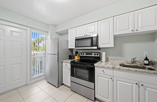 Sebastian Apartment | Dockside Marina Studio