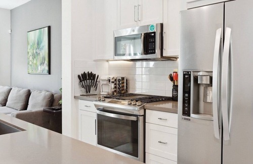 Central San Pedro House | Dockside · Modern Townhome w/Views, Theatre, All Amenities!