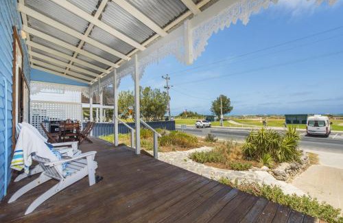 Lancelin House | Docs Cottage - Ocean Views