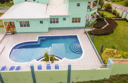 Saint Peter Parish Apartment | Docs paradise Green Apartment