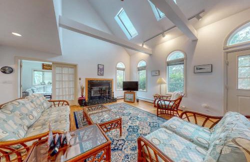 Edgartown House | Dodgers Hole