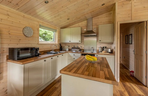 West Tanfield House | Dog friendly Kingfisher Lodge Riverdale located in Yorkshire