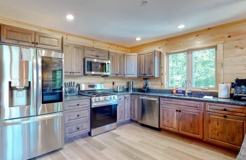 Carrabassett Valley Cabin | Dog-friendly cabin - Built in 2022!