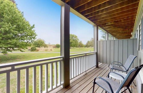 Baneberry Apartment | Dog-friendly, 1st-floor studio with picnic area & gym - walk to Douglas Lake