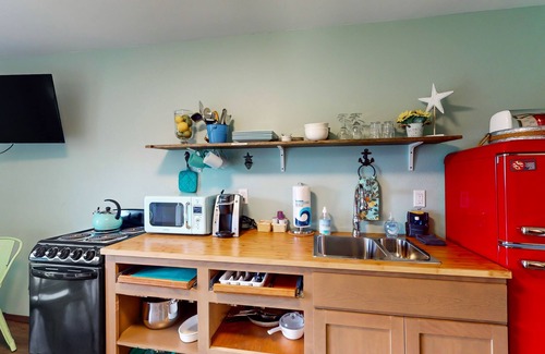 Grayland Condo | Dog-friendly, 1st-floor condo with hot tub & coastal views - walk to the beach