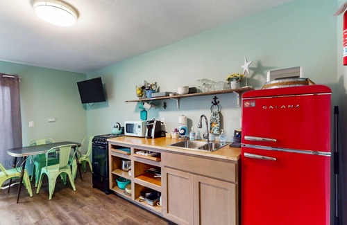 Grayland Condo | Dog-friendly, 1st-floor condo with hot tub & coastal views - walk to the beach
