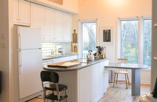 Mount Uniacke House | Dog Friendly 3 bedroom Lake House. Fenced Yard