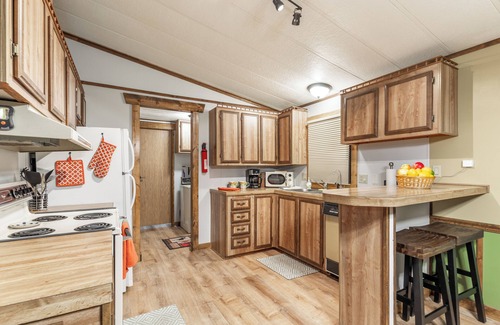 Island Park House | Dog Friendly! 3Br/2Ba,BBQ,Firepit,Pet Friendly,Lakeview,30m 2 YNP,Red Rock Inn