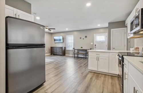 Buckroe Beach House | Dog Friendly | >5 min walk to beach