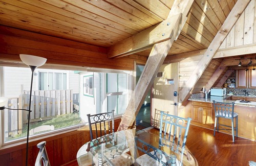 Roads End Cabin | Dog-friendly A-frame cottage—oceanfront with ocean views & two blocks from beach