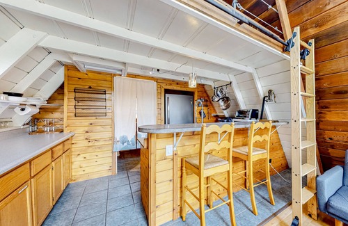 Glen Ellen House | Dog-friendly, A-frame with deck, garden, & woodstove - monthly rental