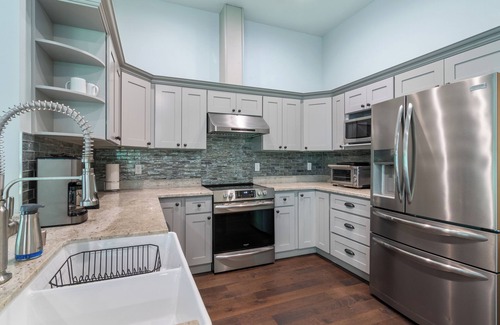 Mirrormont House | Dog Friendly Acreage in Issaquah's Mirrormont Neighborhood with Hiking Access