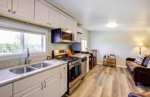 Anacortes Apartment | Dog-Friendly Anacortes Retreat with Shared Hot Tub!