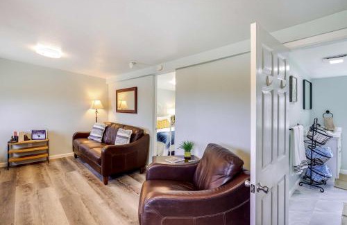 Anacortes Apartment | Dog-Friendly Anacortes Retreat with Shared Hot Tub!