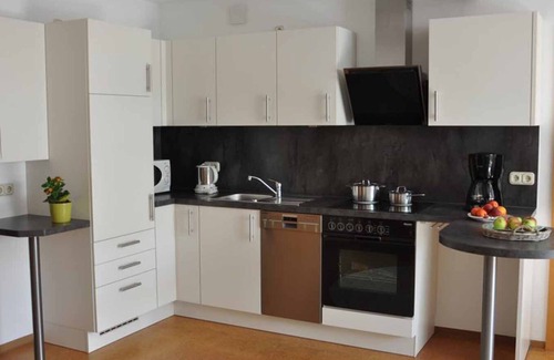 Bad Windsheim Apartment | Dog-friendly and barrier-free bright vacation apartment with garden