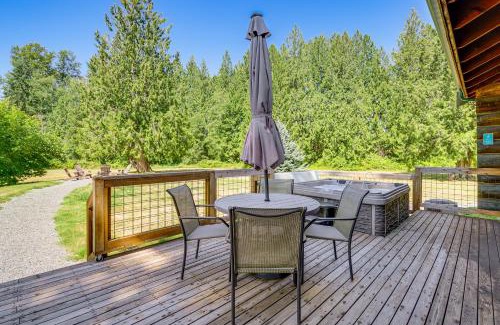 Arlington Heights House | Dog-Friendly Arlington Cabin with Private Hot Tub!