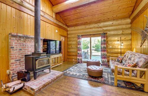 Arlington Heights House | Dog-Friendly Arlington Cabin with Private Hot Tub!