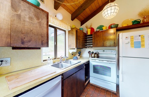 Joseph Cabin | Dog-friendly & attractive lakefront house with water views & washer/dryer