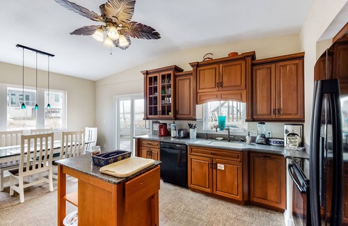 Villa Segunda House | Dog-friendly beach home with expansive deck, amazing views, & outdoor shower