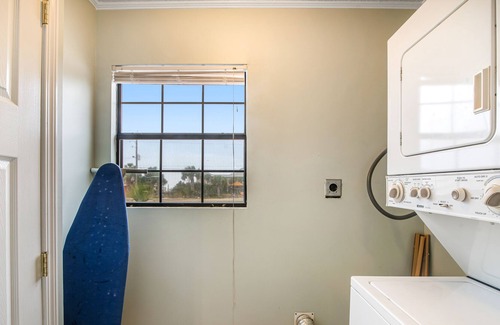 Villa Segunda House | Dog-Friendly Beach Home with High-Speed WiFi, Enclosed Backyard, and Loft