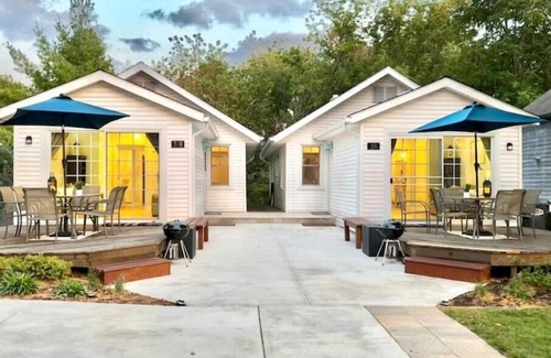 South Haven House | Dog Friendly Beach Cottage within a mile of town and 7 Lake Michigan beaches