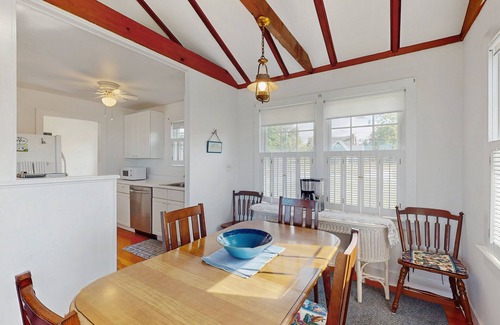 Town of Southold Town House | Dog-Friendly Beachfront Home w/Deck, Free WiFi, Ocean Views, & Wood Fireplace