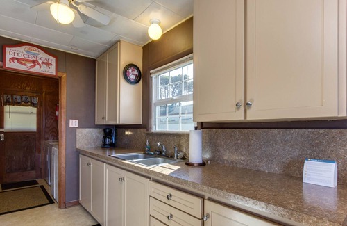 Beverly Beach House | Dog-friendly beachfront home w/private hot tub for whale watching! Close to town