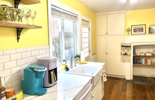 Downtown Historic District House | Dog-friendly, Bohemian house in downtown Easton!