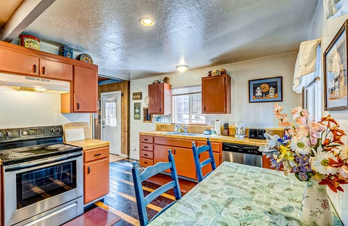 Tahoe Island Cabin | Dog-friendly cabin with private hot tub near Camp Richardson