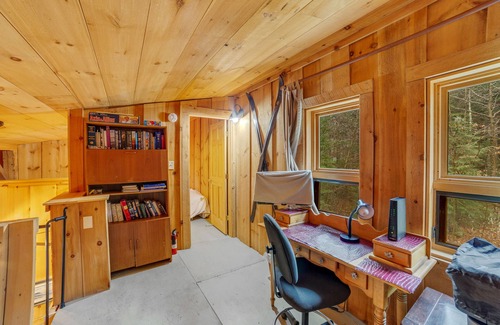 Stratton House | Dog-friendly cabin in the woods with firepit - ski & golf at nearby mountains