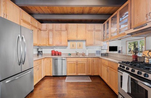 Arnold Cabin | Dog-friendly cabin with gorgeous views, wrap around porch, & wood burning fireplace