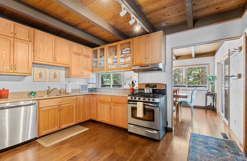 Arnold Cabin | Dog-friendly cabin with gorgeous views, wrap around porch, & wood burning fireplace